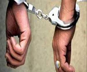 مصر اليوم - توقيف عاطليّن بمواد مخدرة في رأس غارب